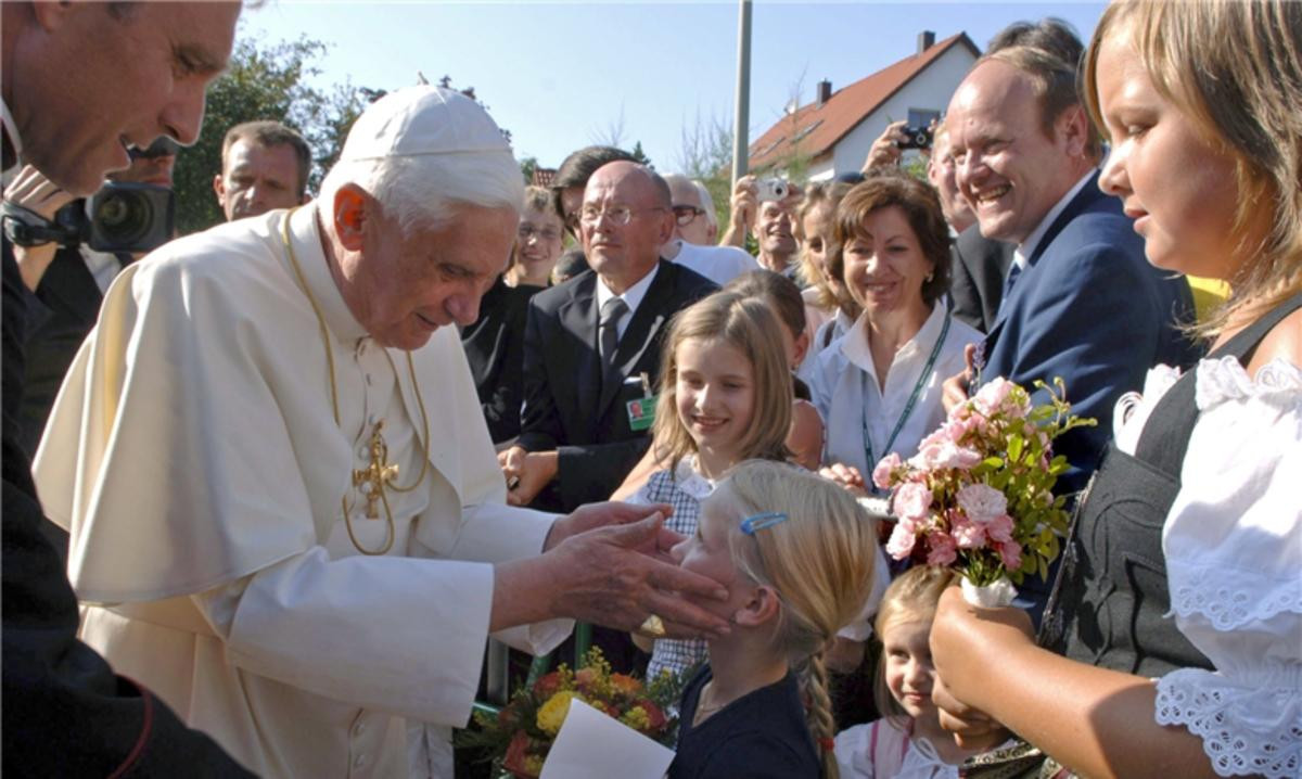 1. Fc Köln Geburtstagsgruß
 Geburtstagsgruß aus der Heimat Benedikt XVI