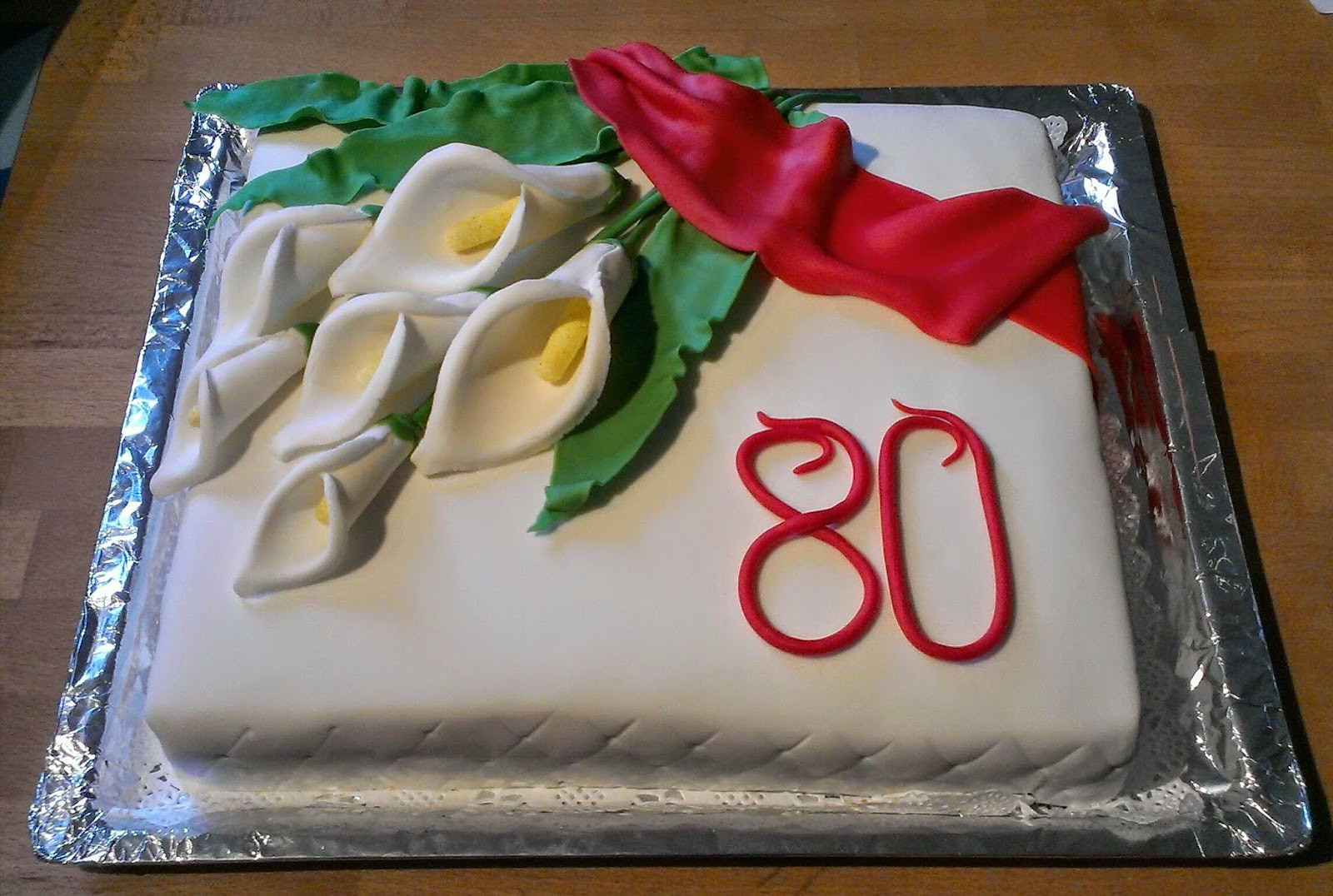 80 Geburtstag Blumen
 Die kleine Backstube Calla Motivtorte zum 80 Geburtstag