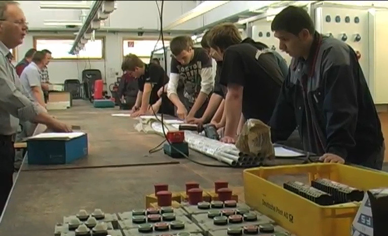 Ausbildung Handwerk
 Ausbildung im Handwerk "Die Zwischenprüfung"