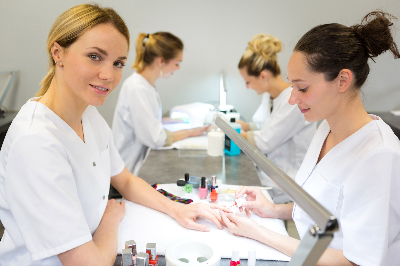 Ausbildung Maniküre
 Nageldesign Ausbildung Fernstudium Nageldesign 2