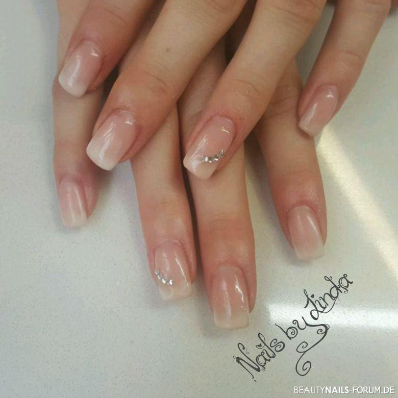 Babyboomer Nageldesign
 Babyboomer Nageldesign