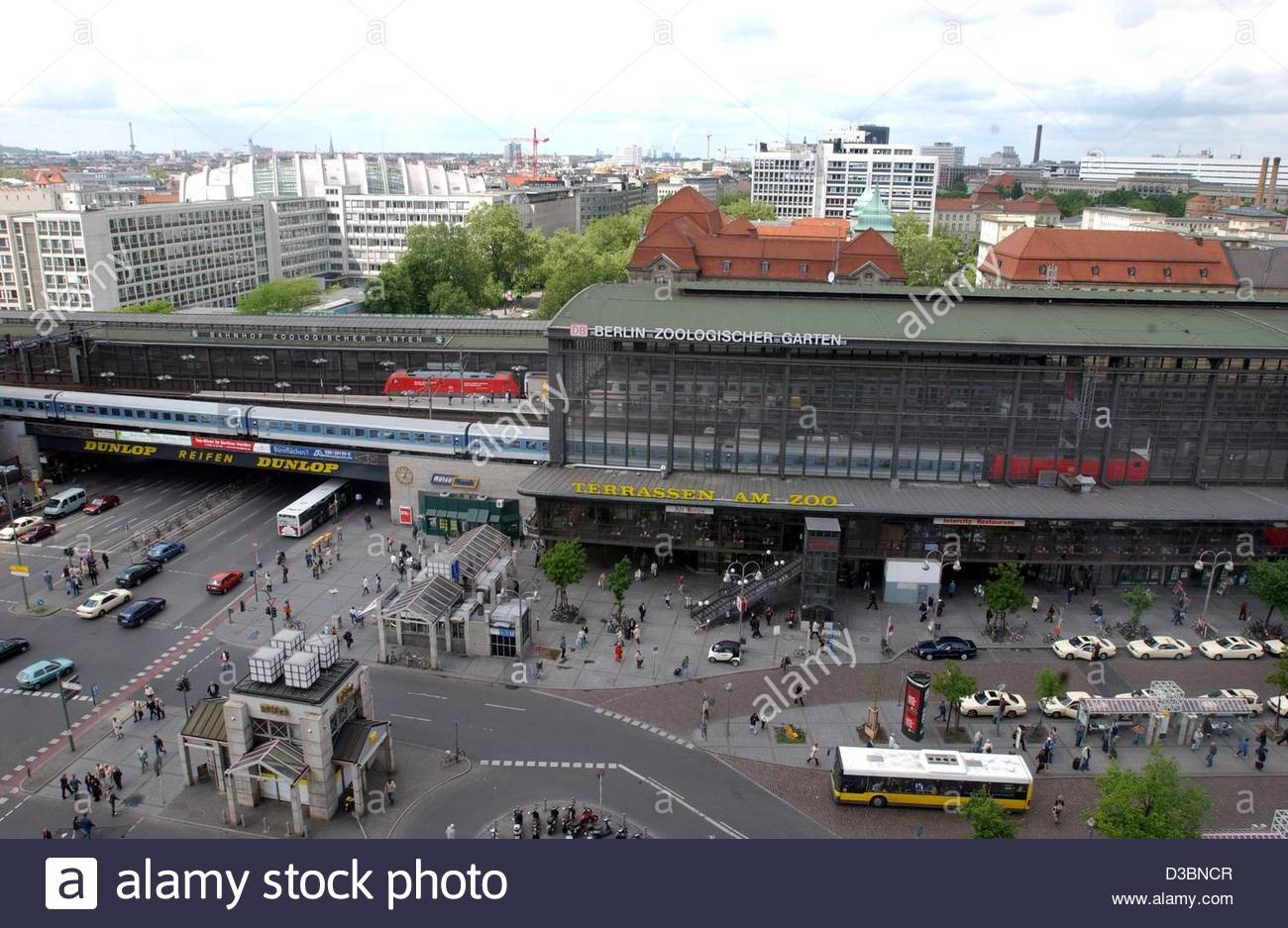 Bahnhof Zoologischer Garten
 dpa A view of the famed Bahnhof Zoologischer Garten