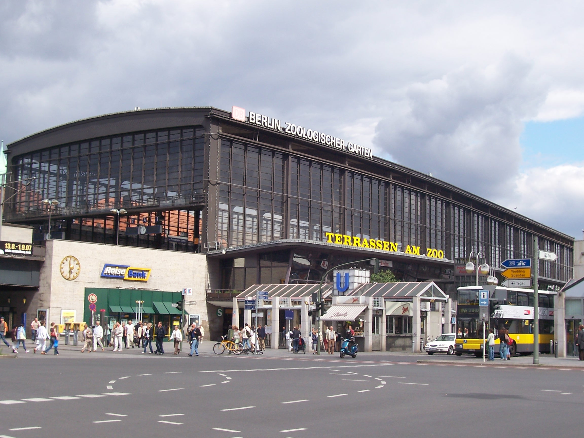 Bahnhof Zoologischer Garten
 Datei Berlin Bahnhof Zoo JPG –