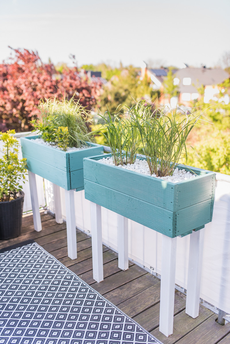 Balkon Diy
 DIY Pflanzkübel als Sichtschutz für den Balkon Leelah