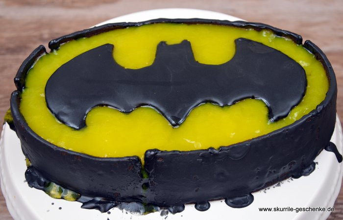 Batman Kuchen
 Batman Logo Kuchen – Coole Optik und leckerer Geschmack