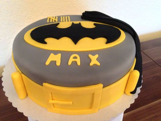 Batman Kuchen
 Batman Torte Carlottas Backwahn Torten