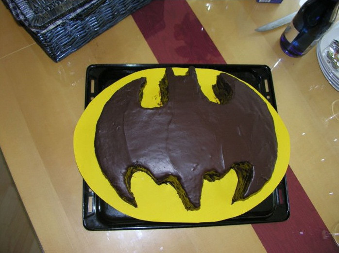 Batman Kuchen
 Batman Torte kindergeburtstag kuchen schokoladen kuchen