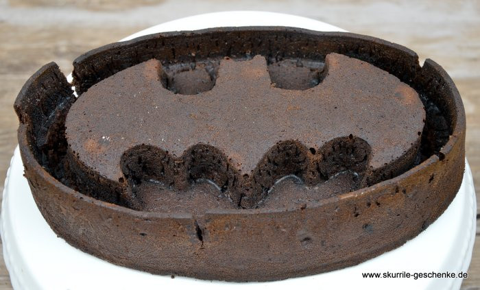 Batman Kuchen
 Batman Logo Kuchen – Coole Optik und leckerer Geschmack