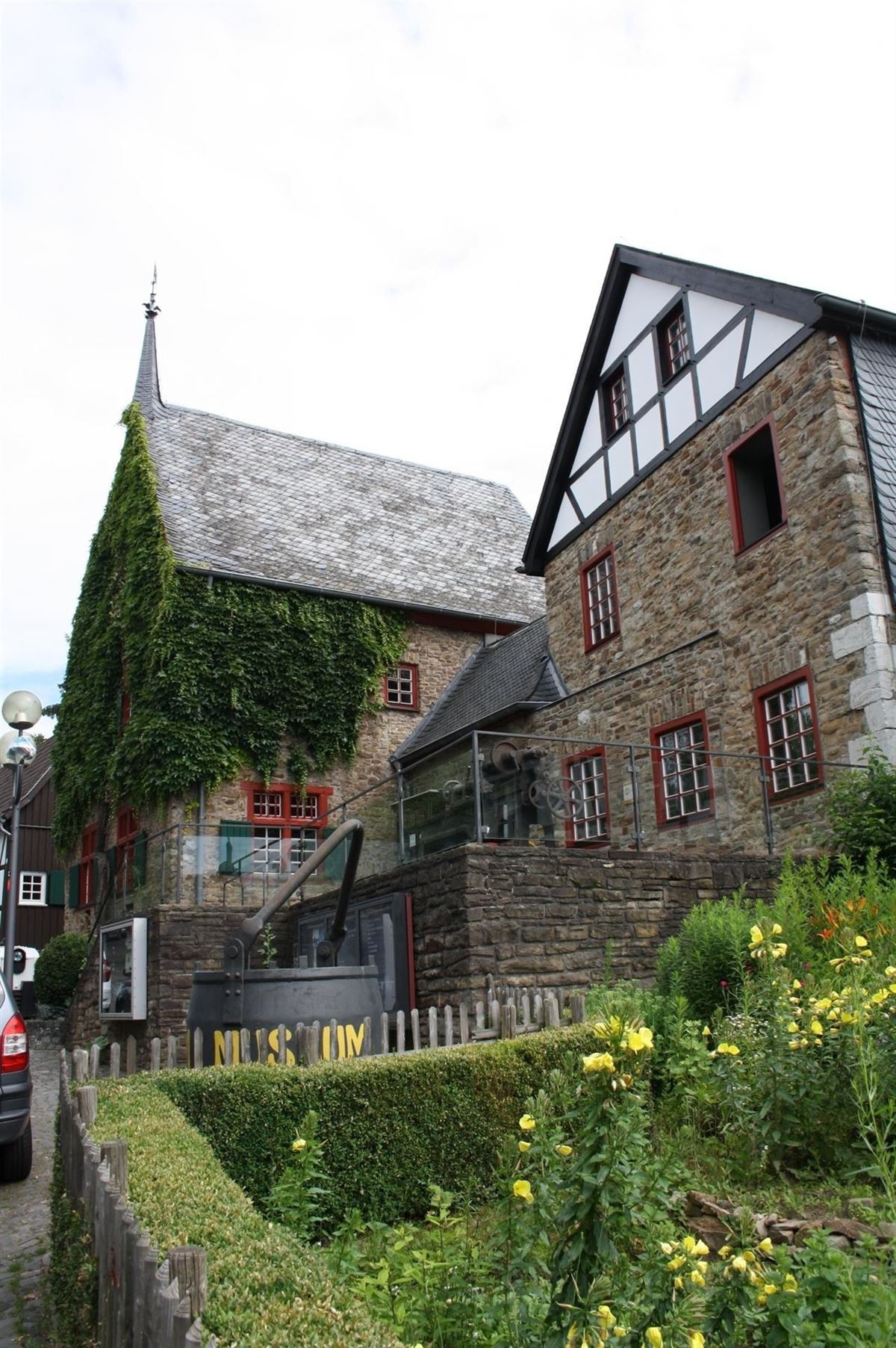 Bergisches Museum Für Bergbau, Handwerk Und Gewerbe
 Heimatmuseum – Stadt Bergisch Gladbach