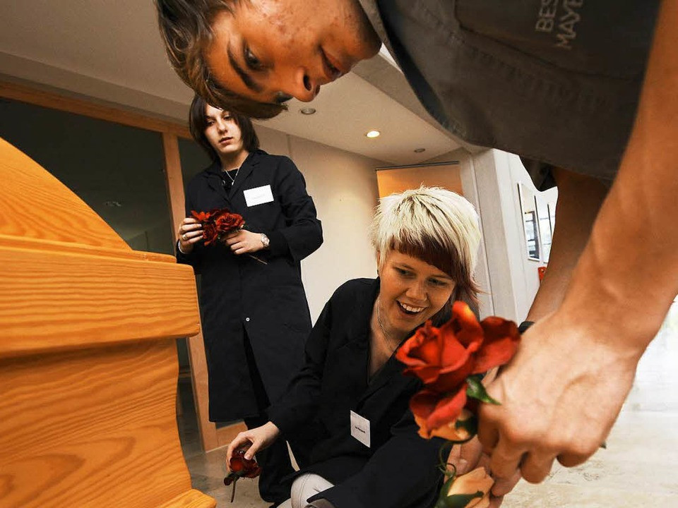 bestatter wer macht sen beruf gern und warum Bestatter Handwerk
Bestatter Wer macht sen Beruf gern und warum