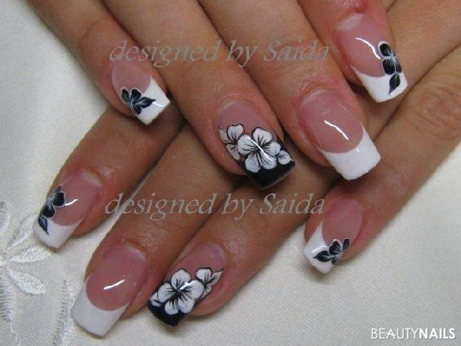 Bilder Nageldesign
 schwarz weiß Blumenmotiv Nageldesign