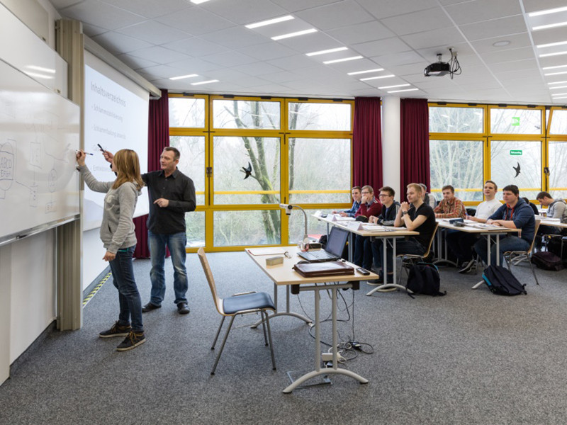 Bildungszentrum Handwerk Duisburg
 BEW Das Bildungszentrum für Ver und