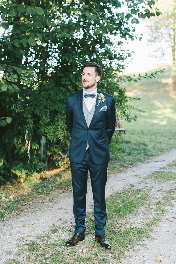 Blauer Anzug Hochzeit
 Stylische DIY Scheunenhochzeit von Katja Heil Fotografie