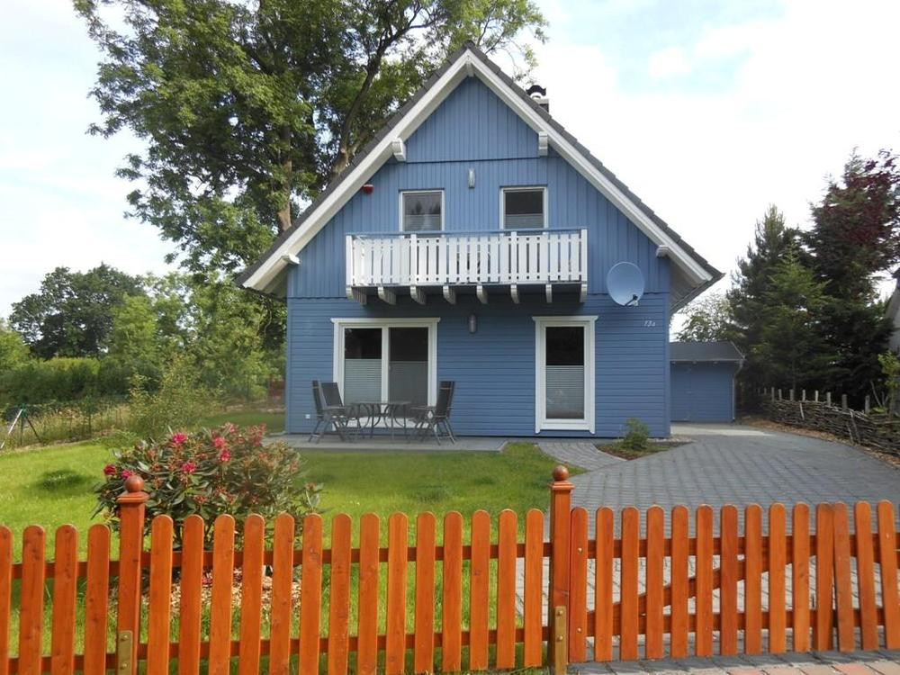 Blaues Haus
 "Blaues Haus in Wieck" Ferienhäuser Wieck auf dem Darß