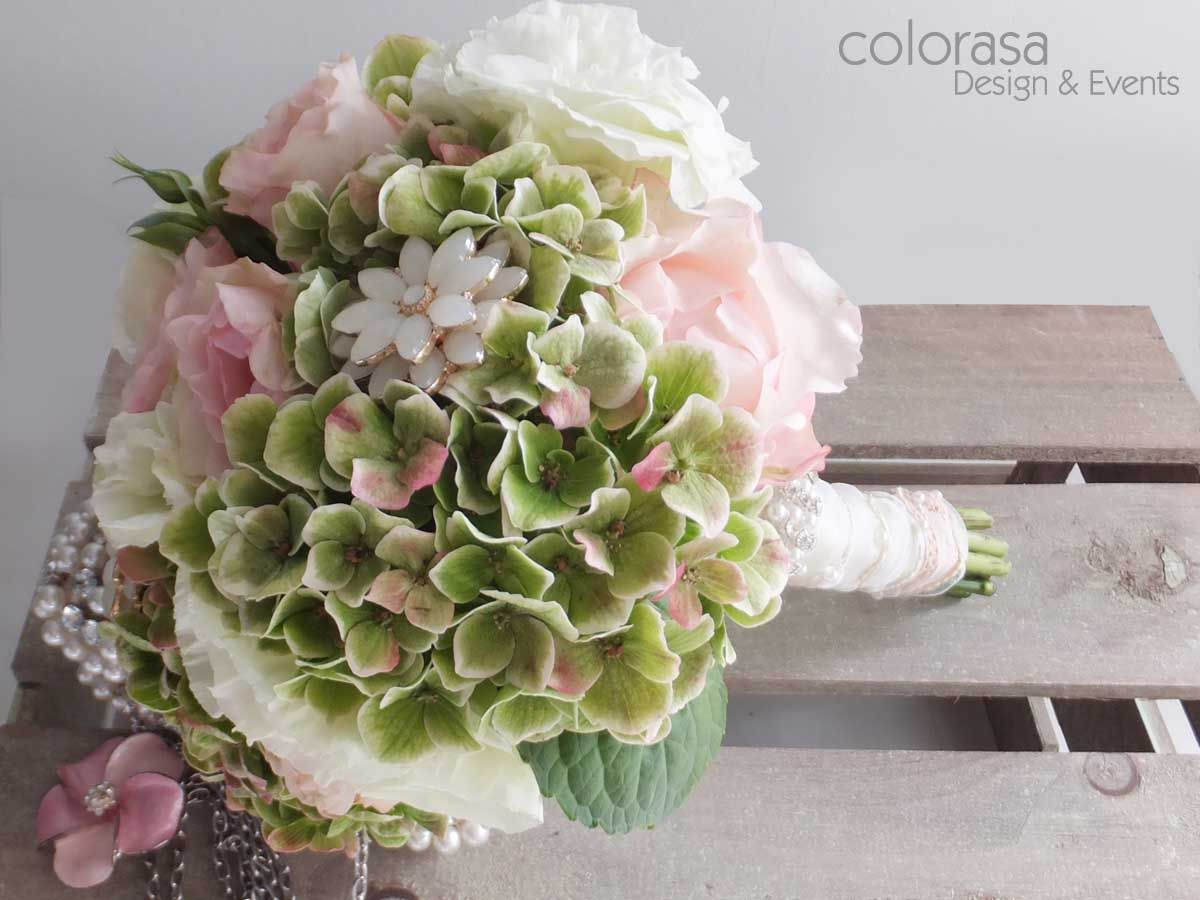 Brautstrauß Hortensie
 Strauss mit grünen Hortensien weissen Eustoma und rosa