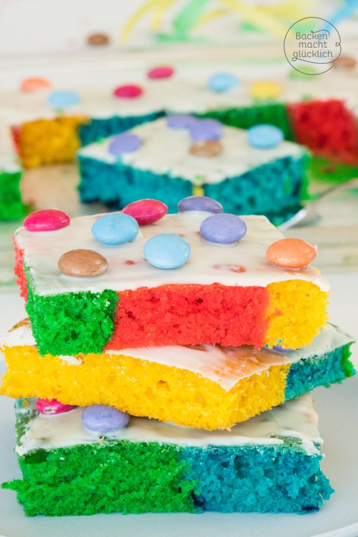 Bunter Geburtstagskuchen
 Bunter Regenbogenkuchen vom Blech