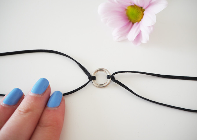 Choker Diy
 DIY Circle Choker Necklace Tutorial