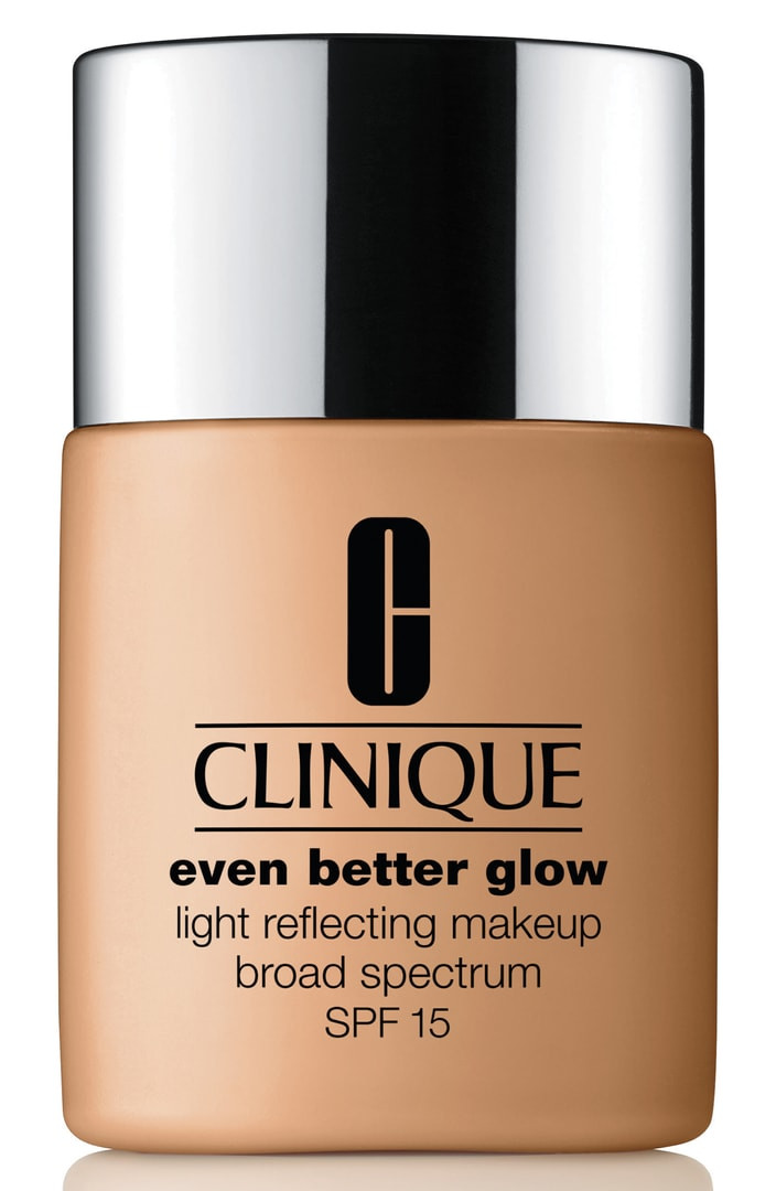 Clinique Even Better
 Clinique Even Better Glow Light Reflecting Makeup Broad