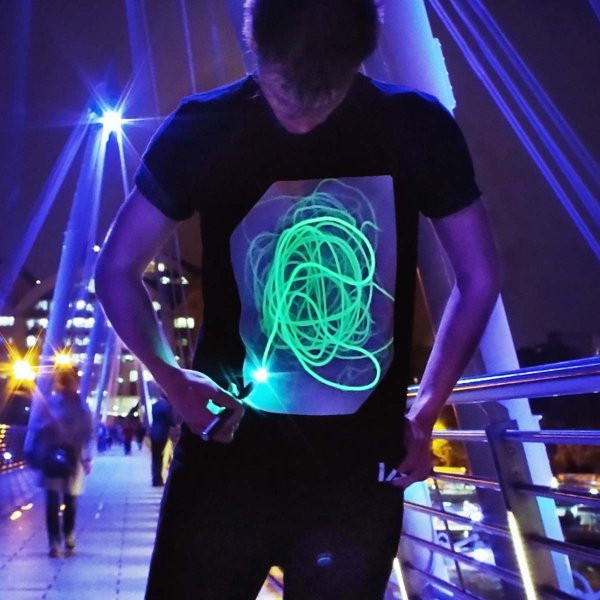 Coole Geschenke Für Jungs Ab 10
 Interaktives Leucht T Shirt M online kaufen