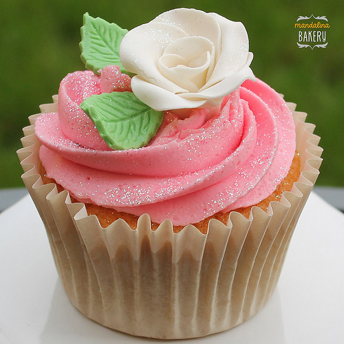 Cupcake Hochzeit
 Hochzeits Cupcake “Rote Rose”