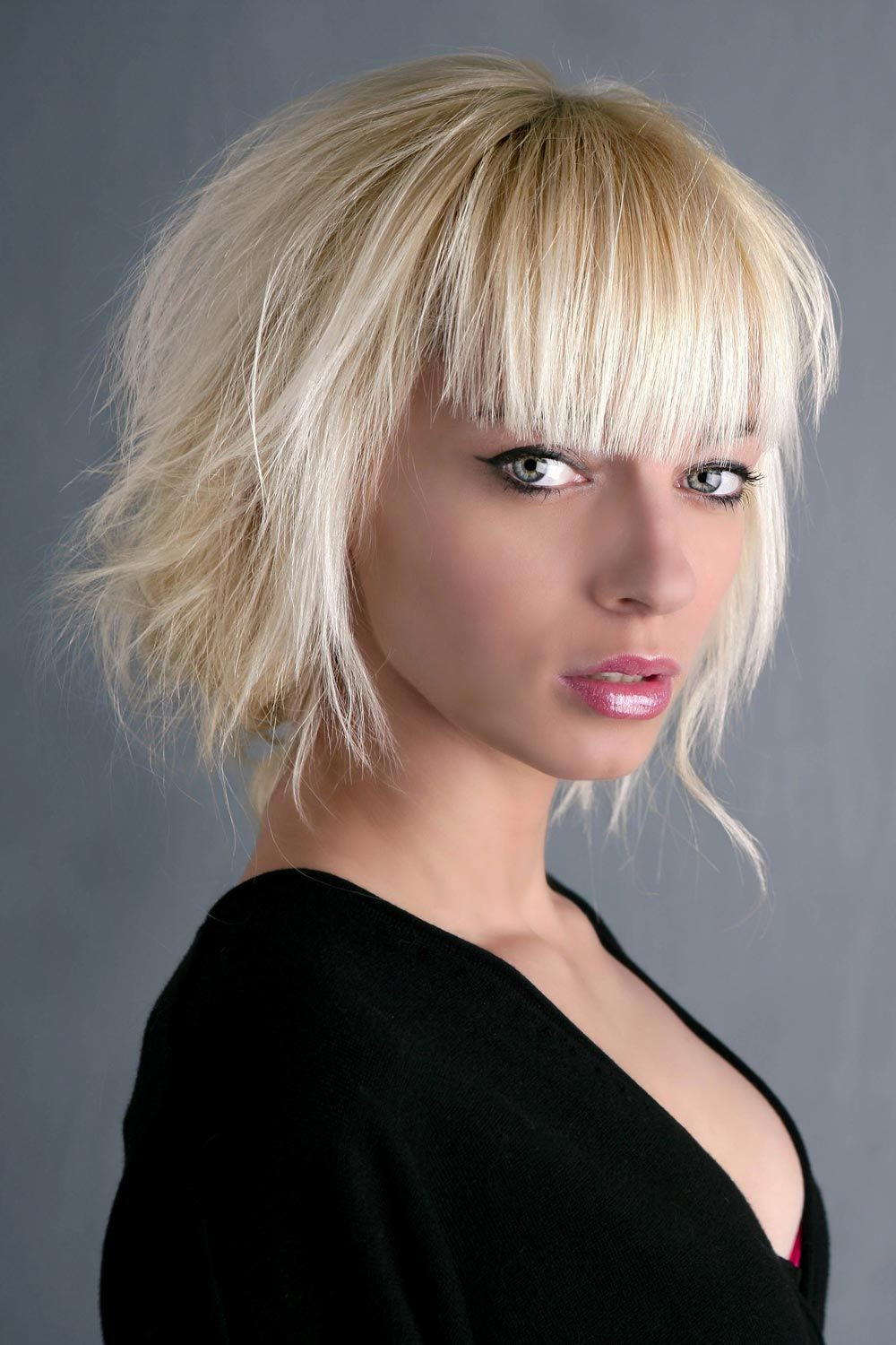 Damen Frisuren 2019 Bob
 Fransiger gestufter Bob in 2019 Bob Frisuren