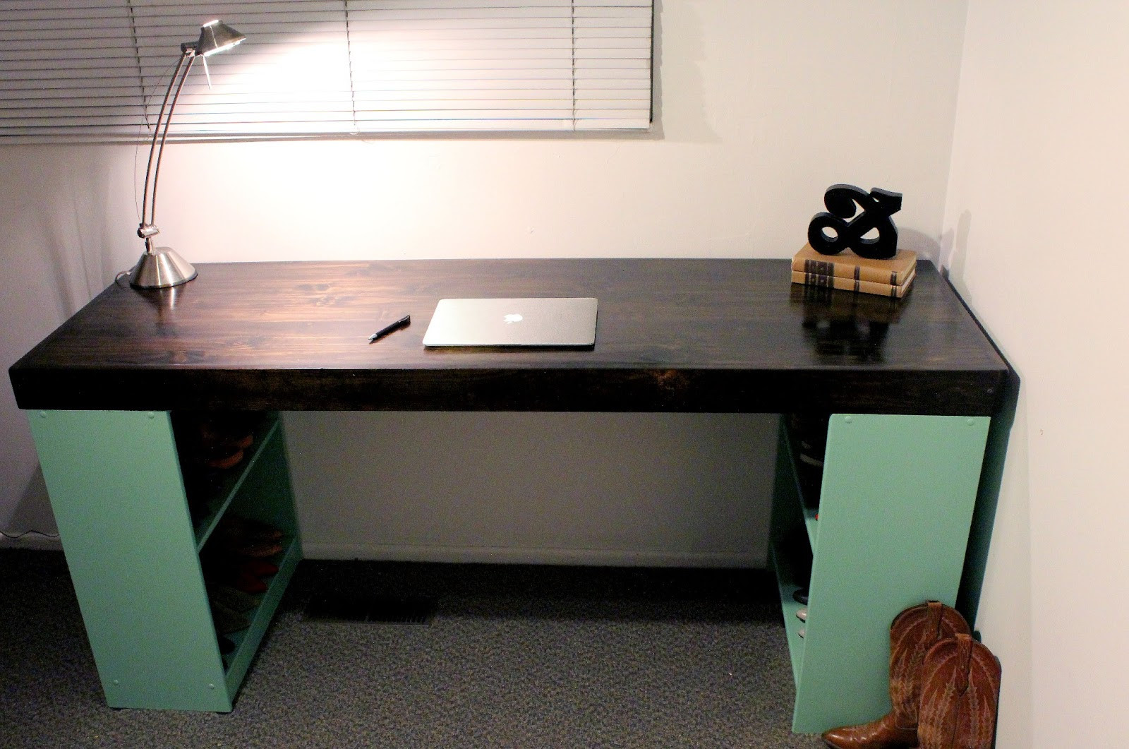 Desk Diy
 DIY Mint Chocolate Chip Desk Tutorial