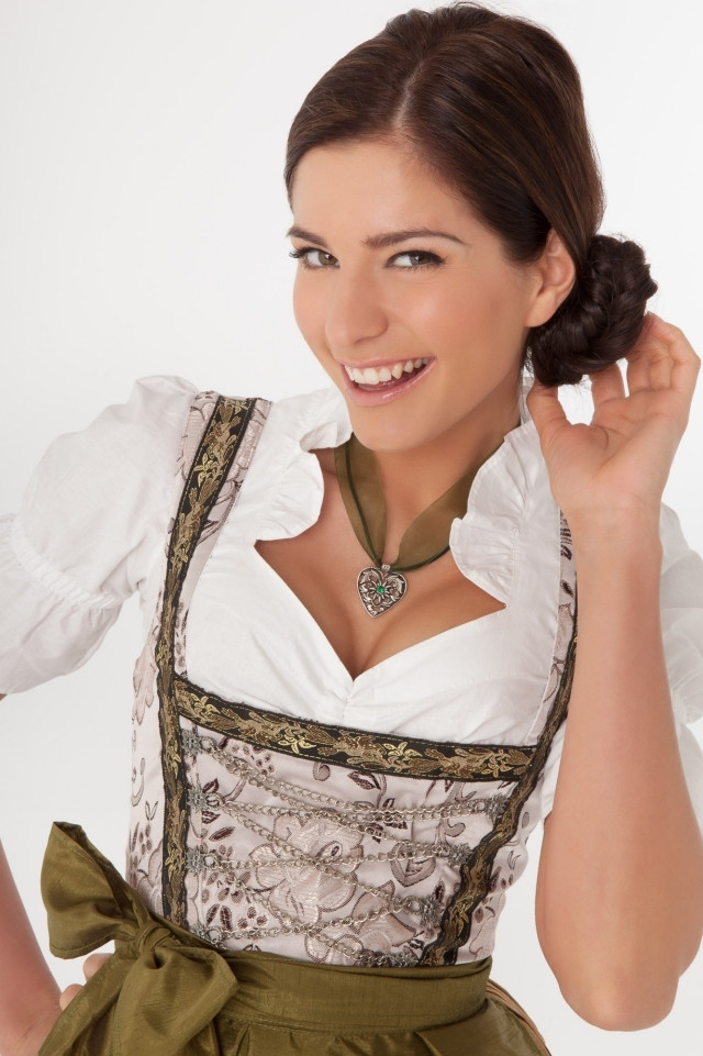 Dirndl Frisuren Offen
 Dirndl Frisuren fürs Oktoberfest 30 Flechtfrisuren und