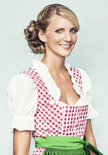 Dirndl Frisuren Offen
 Dirndl Frisuren für Wiesn mit Anleitung