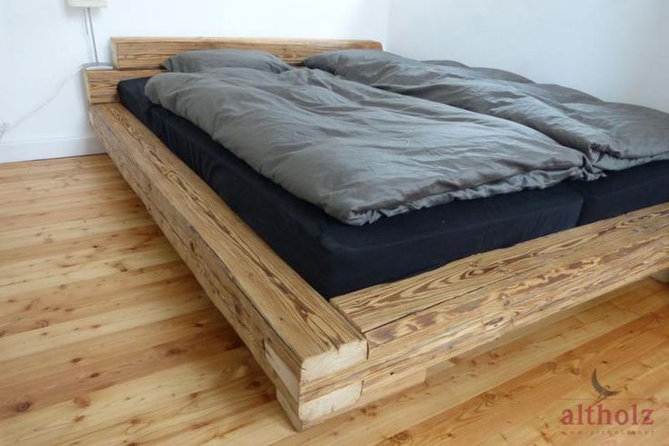 Diy Bettgestell
 Bett aus handgehackten Altholz Balken DIY