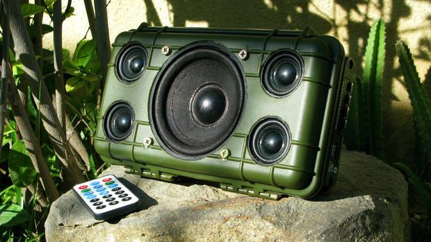 Diy Boombox
 DIY Bluetooth Boombox Can Take a Beating