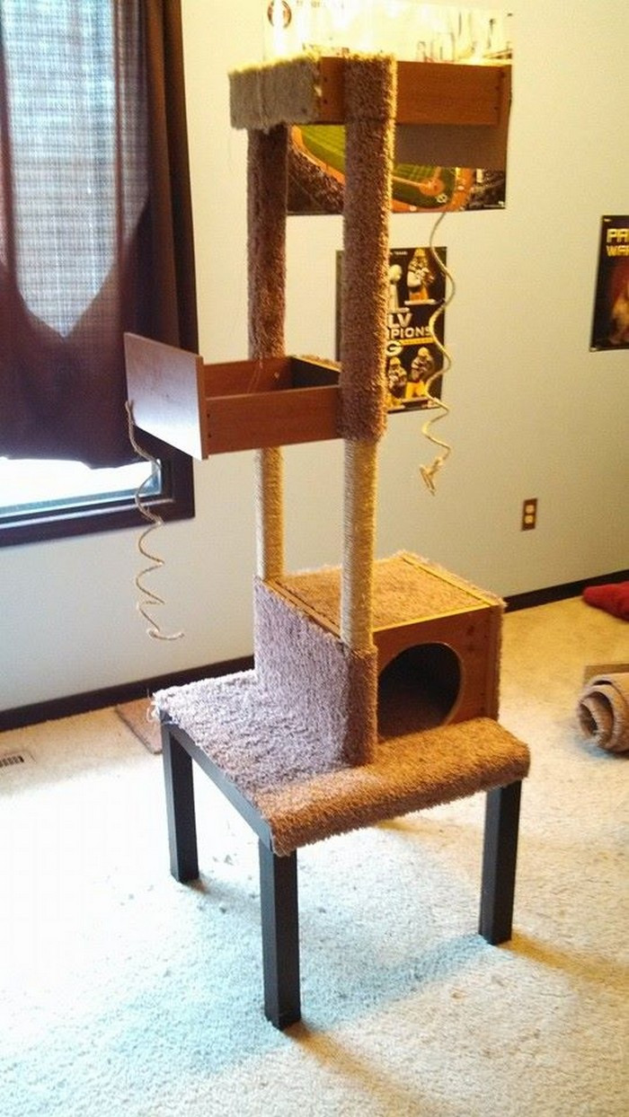 Diy Cat Tree
 Build your pampered feline a cat tree with old drawers