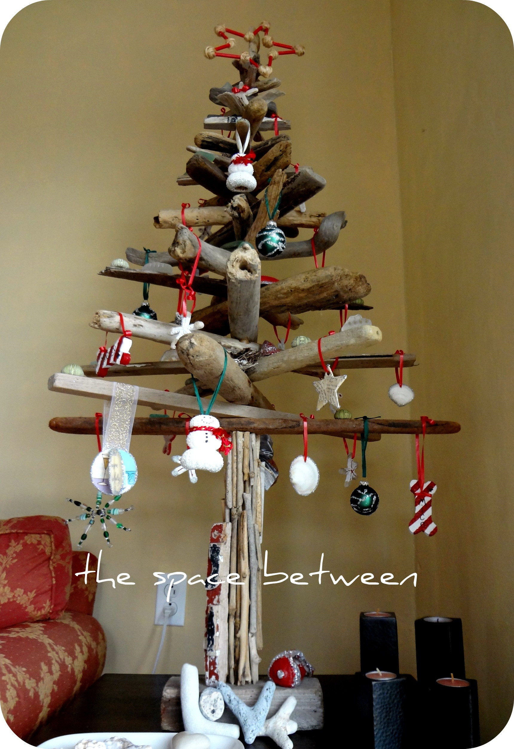 Diy Christmas Tree
 diy driftwood Christmas tree with homemade ornaments