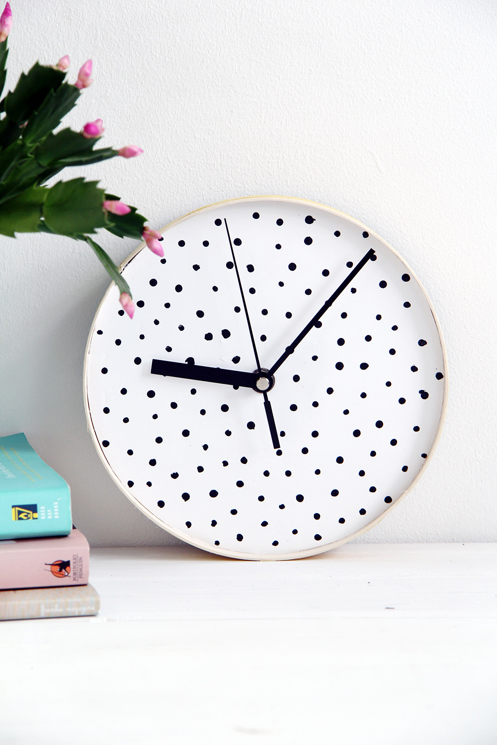 Diy Clock
 DIY Dotted Wall Clock – Design Sponge