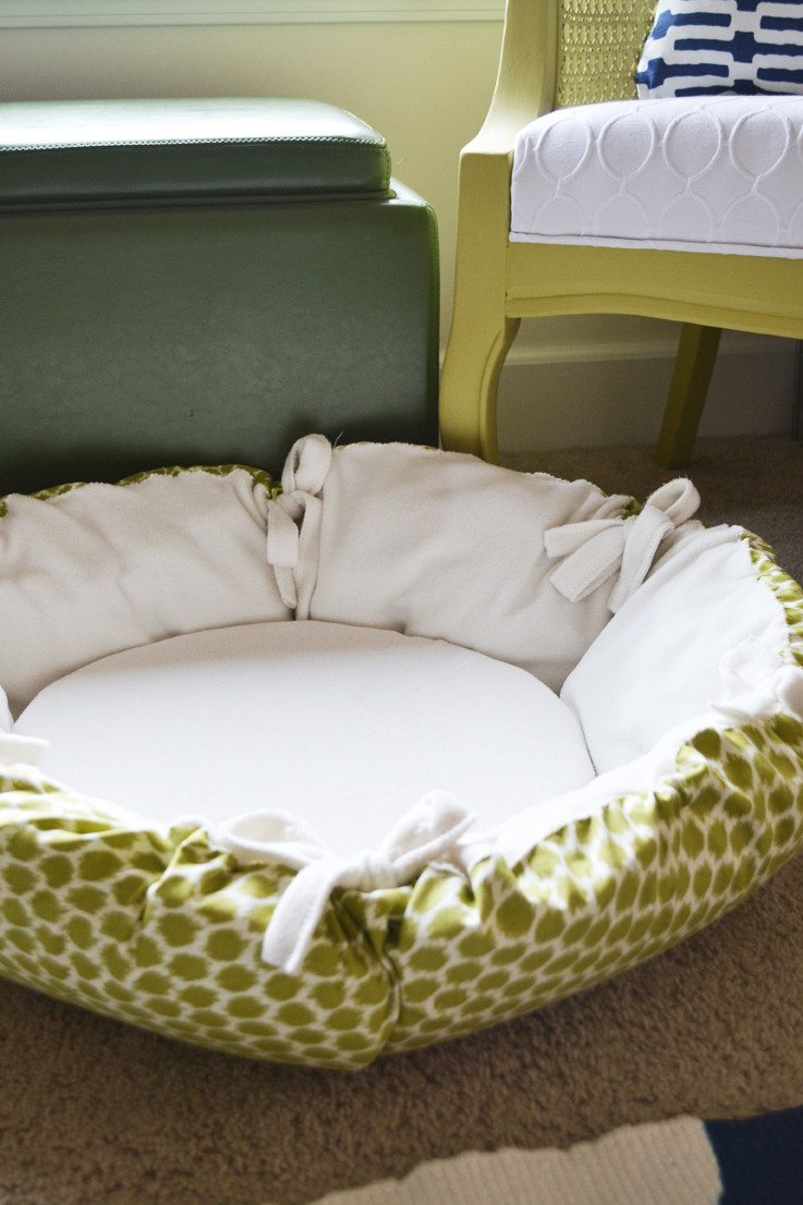 Diy Dog Bed
 sarah m dorsey designs DIY Christmas Gifts Round Pet Bed