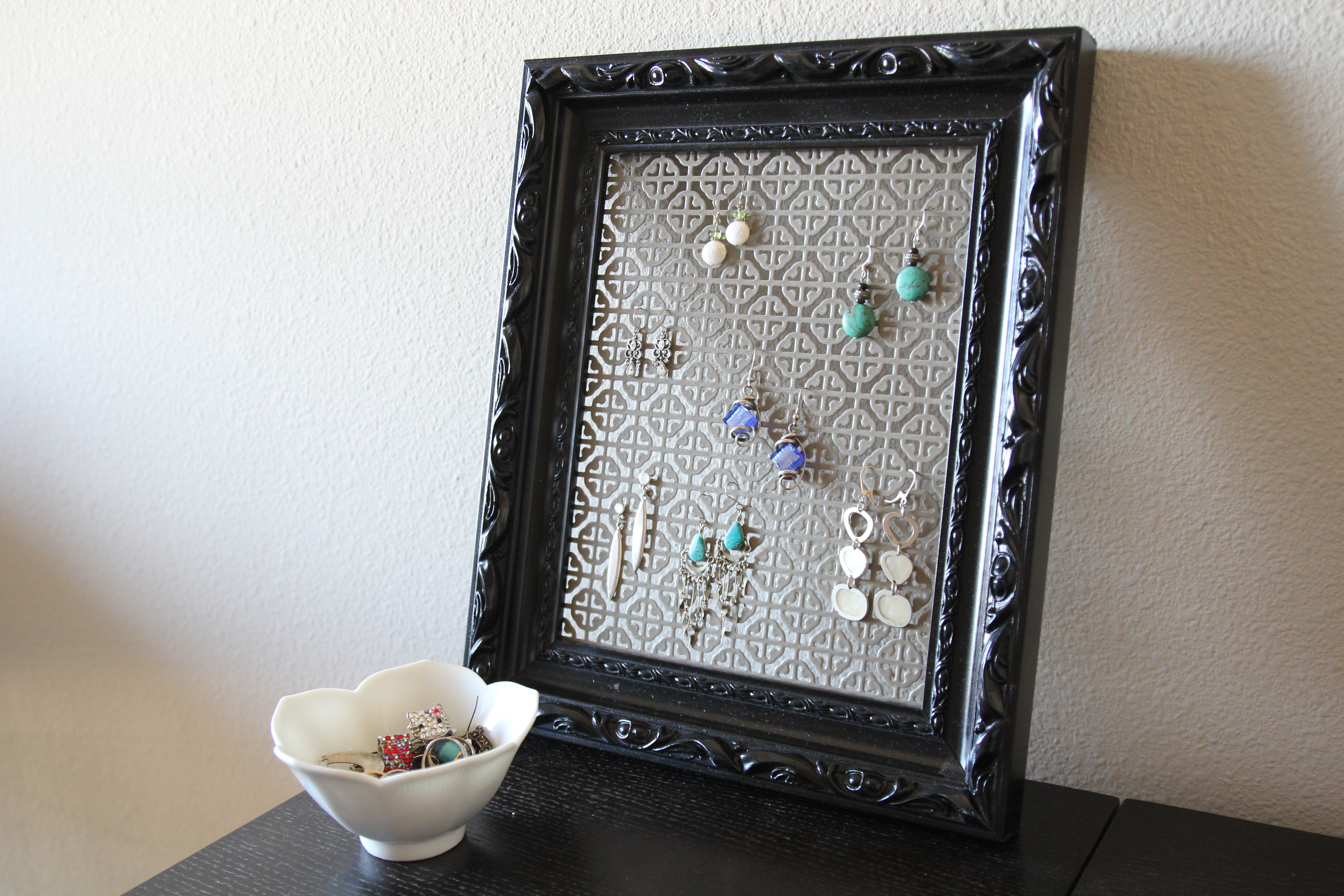 Diy Earring Holder
 DIY Earring holder