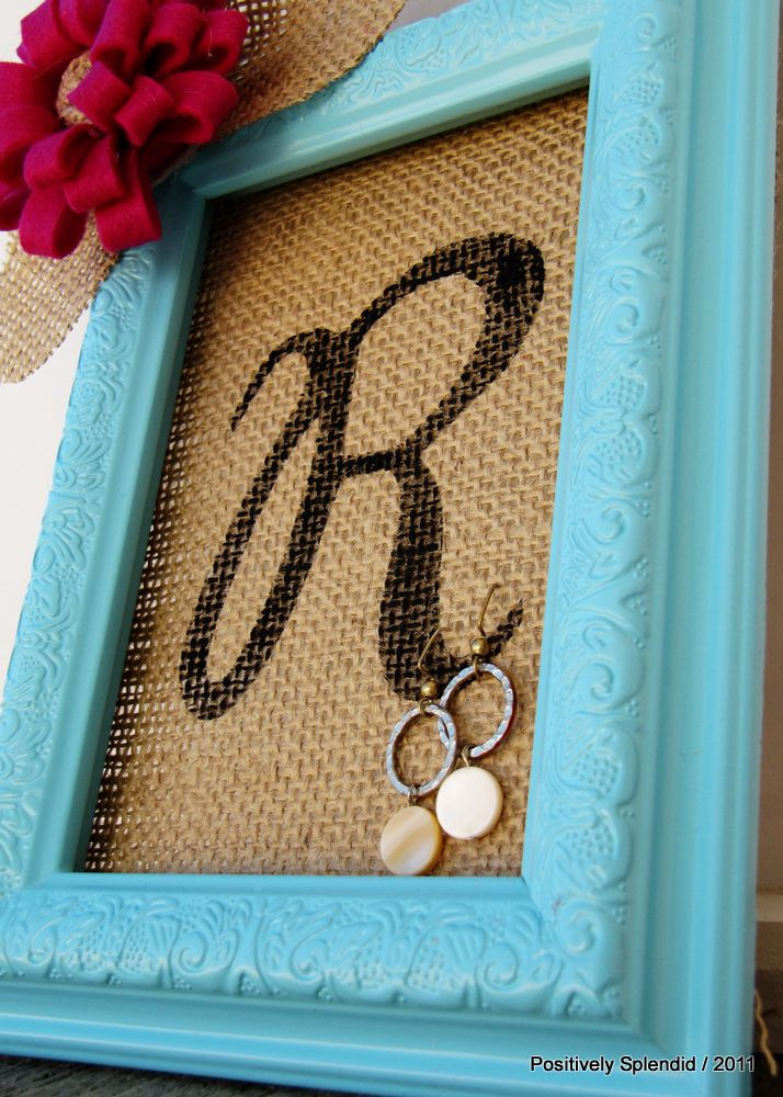 Diy Earring Holder
 Easy DIY Gifts That Everyone Will Love Viral Slacker