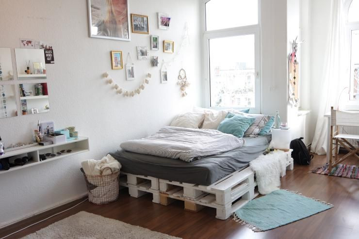 Diy Fürs Zimmer
 Wunderschönes weiß gestrichenes Palettenbett fürs WG