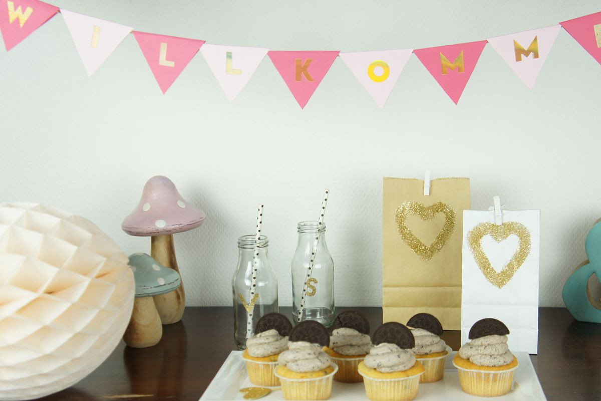 Diy Girlande
 DIY Girlande mit Gold Sticker