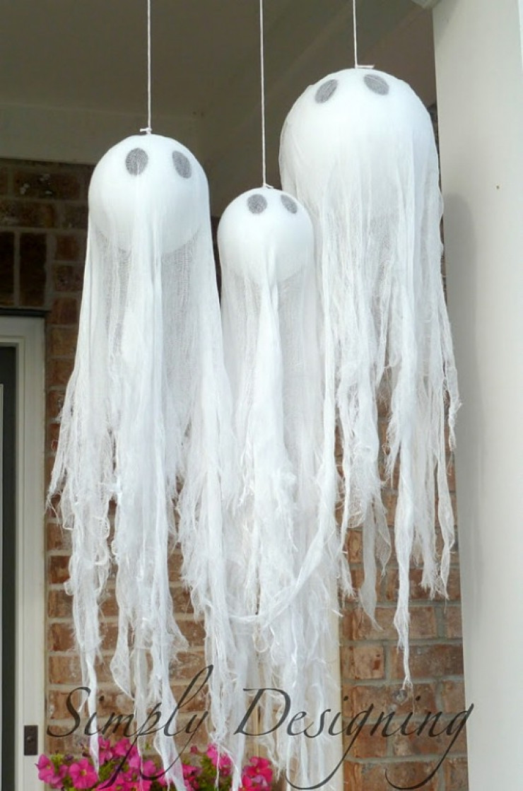 Diy Halloween
 51 Cheap & Easy To Make DIY Halloween Decorations Ideas