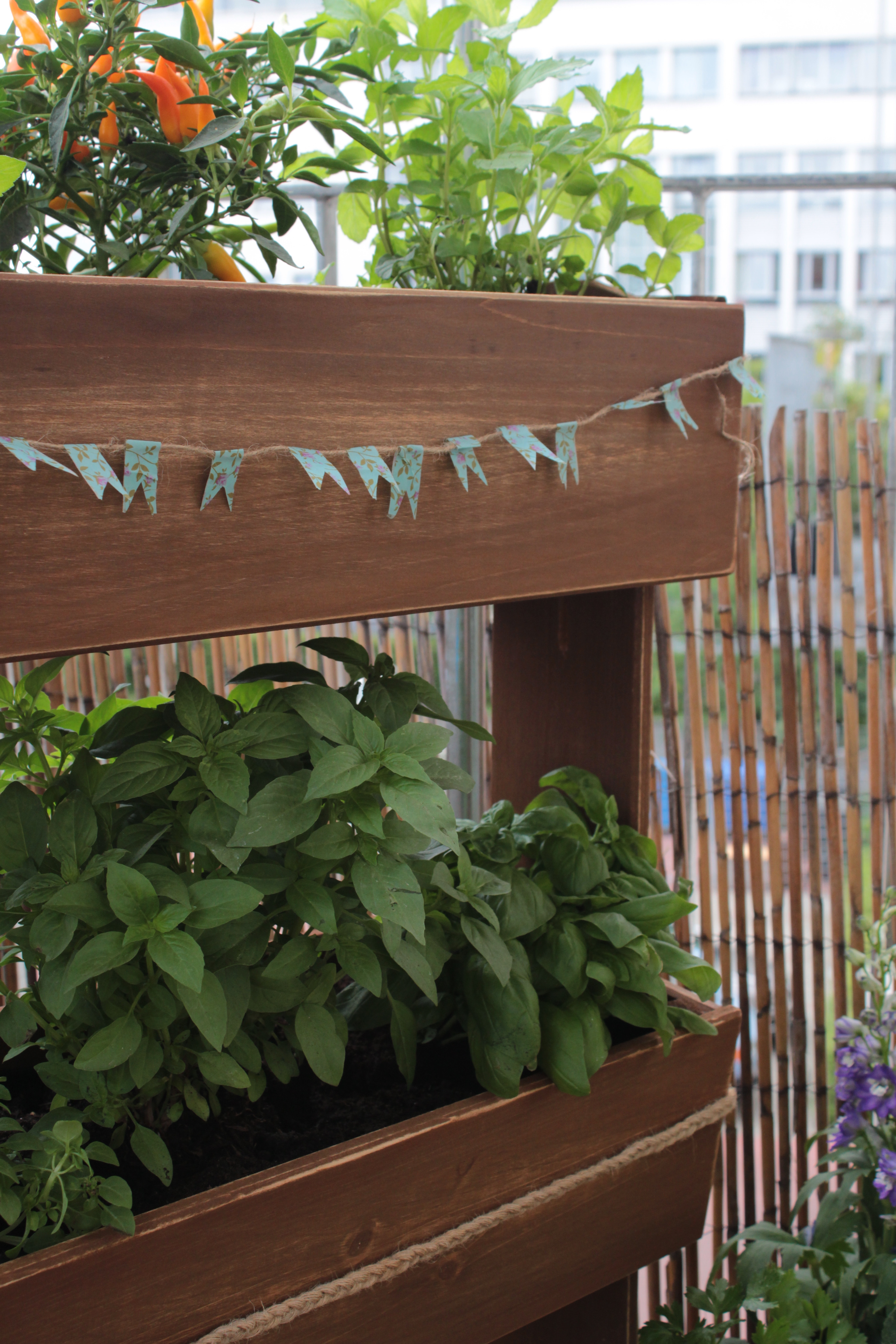 Diy Hochbeet Balkon
 Hochbeet DIY mal anders Garten Fräulein Der Garten Blog