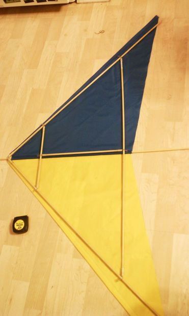 Diy Kiste
 Fabric stunt kite from scratch With no sewing
