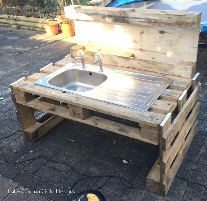 Diy Küchenmöbel
 HOW TO MAKE A MUD KITCHEN recycle garden