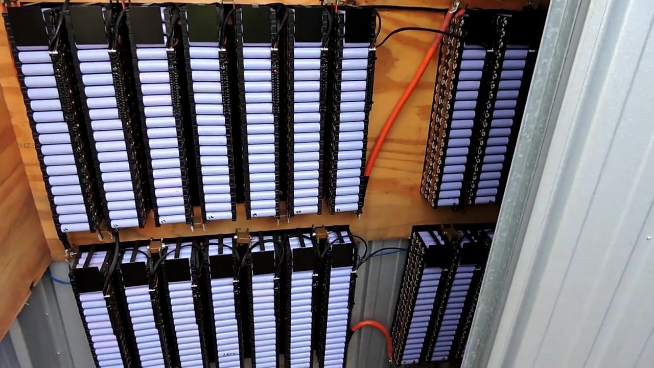 Diy Powerwall
 Re use second hand laptop batteries to make home batteries