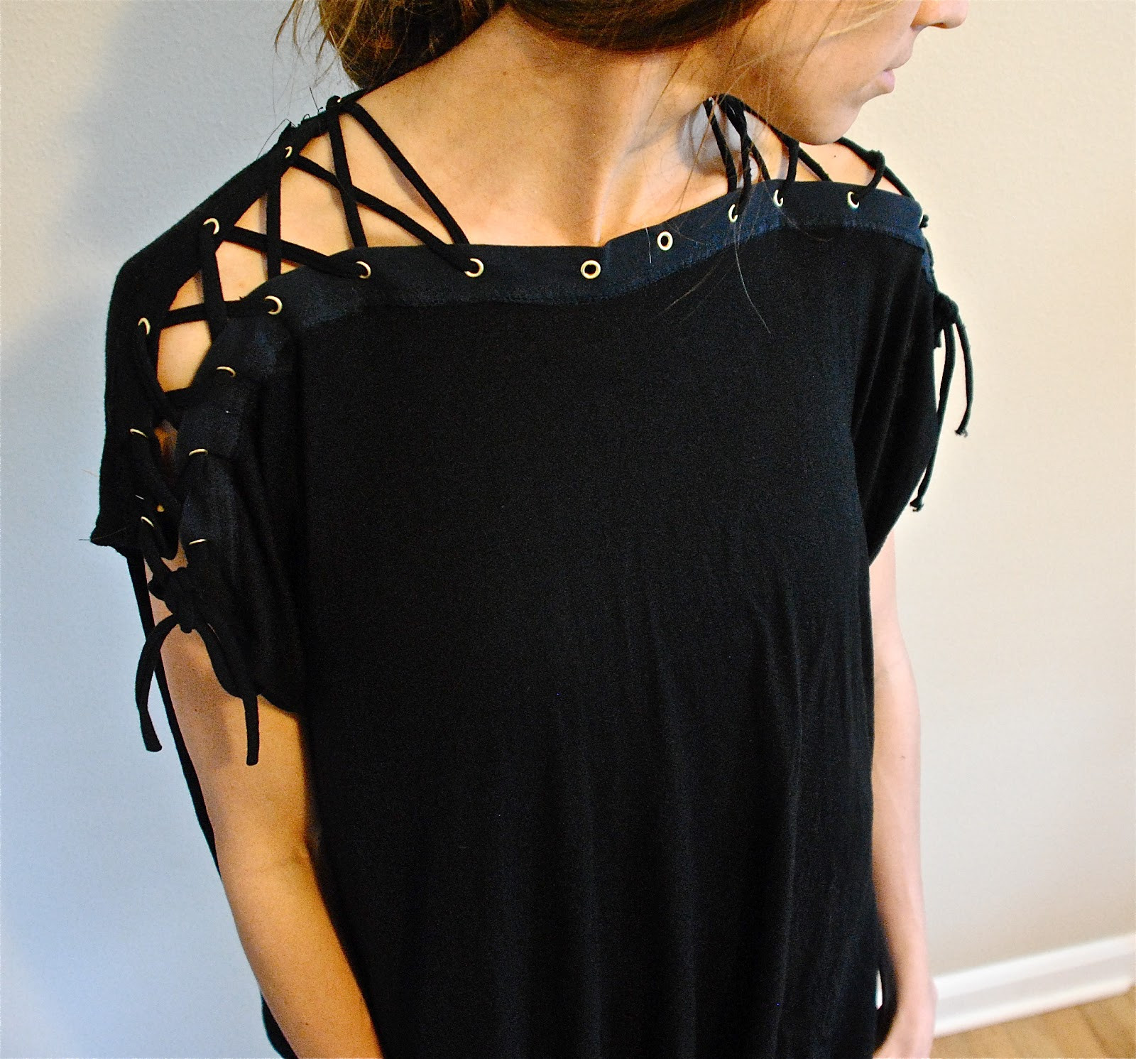 Diy T Shirt
 Trash To Couture DIY Lace Up Collar