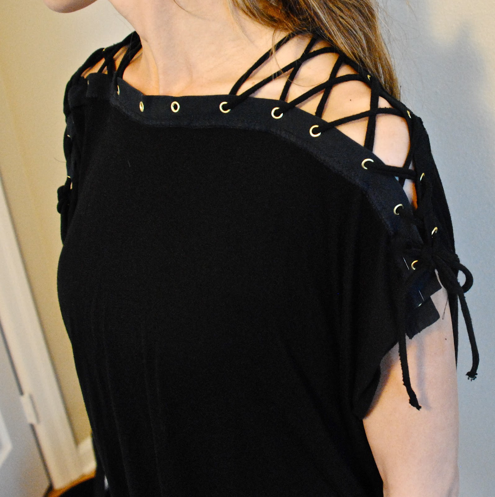 Diy T Shirt
 Trash To Couture DIY Lace Up Collar