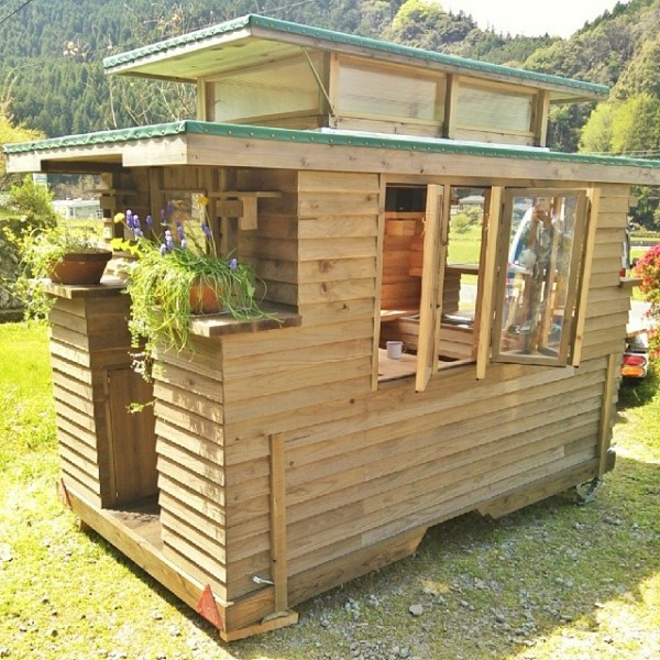 Diy Tiny House
 Man in Japan Builds Micro DIY Tiny House on Wheels