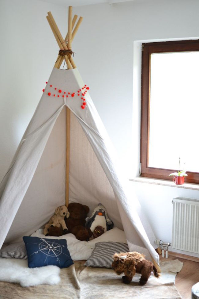 Diy Tipi
 15 Whimsical Teepee Reading Nooks for Kids