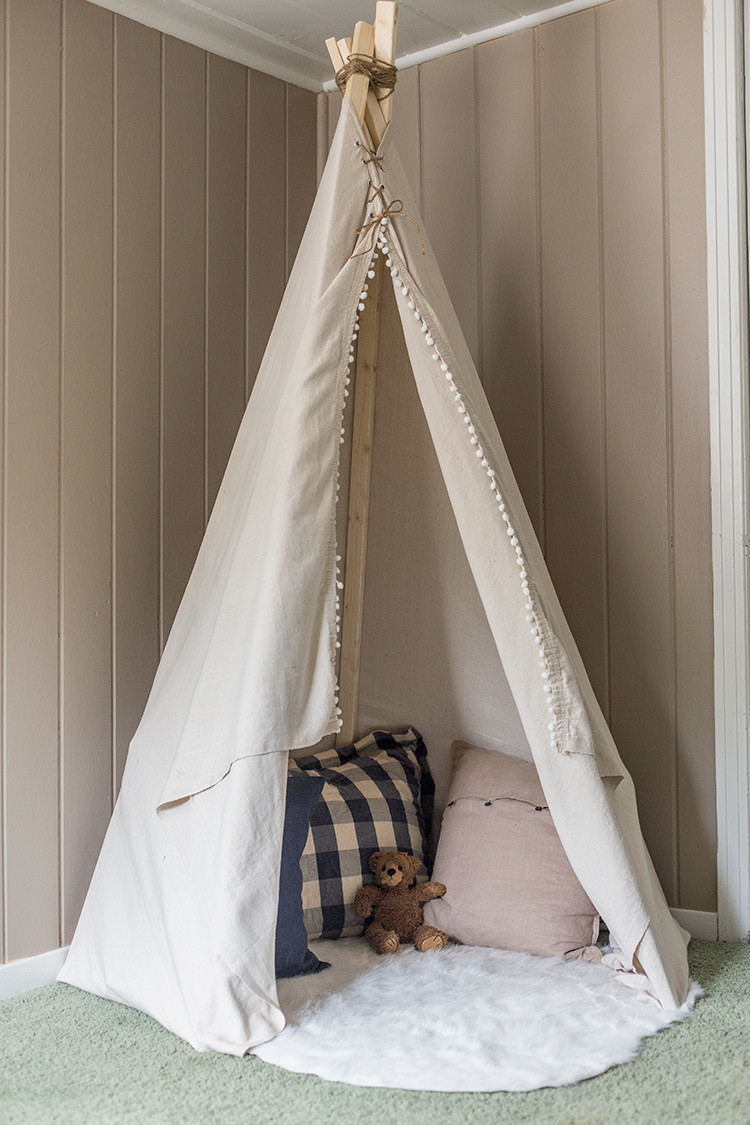 Diy Tipi
 DIY Dropcloth Teepee for around $20