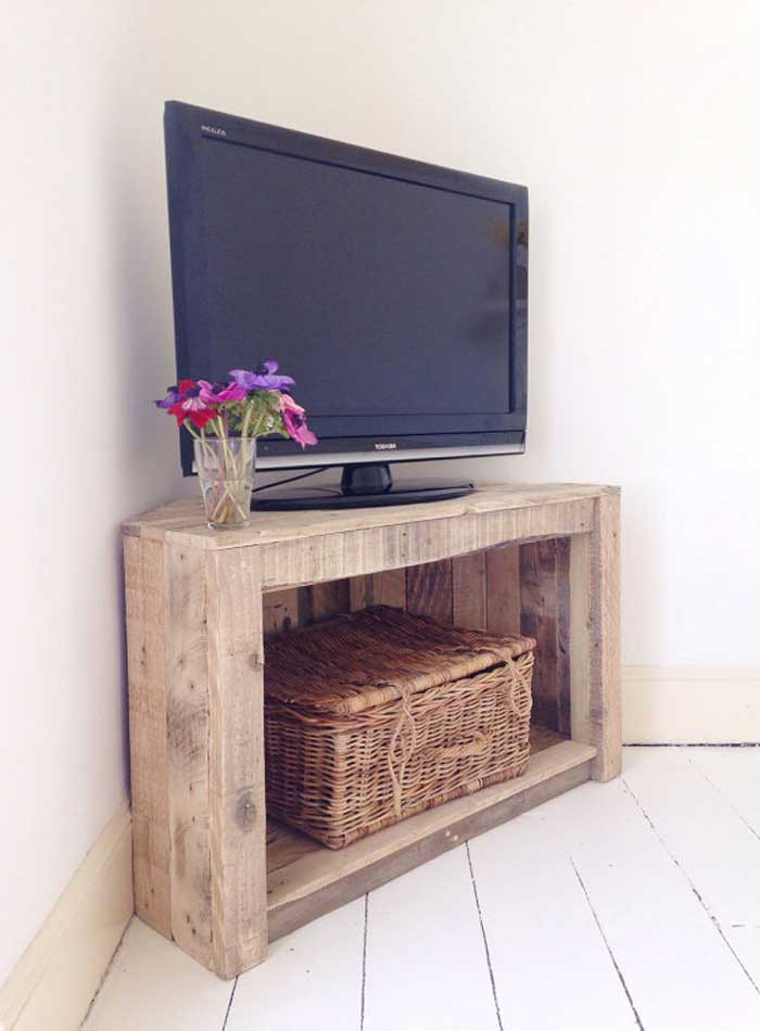 Diy Tv Board
 21 DIY TV Stand Ideas for Your Weekend Home Project