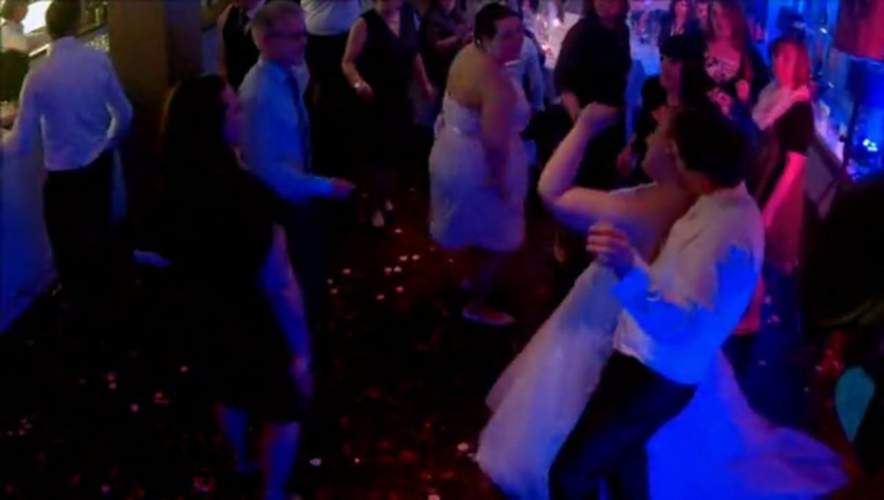 Dj Hochzeit Hamburg
 DJ Hochzeit Hamburg Die Plattenkiste Mobile Disco on Vimeo